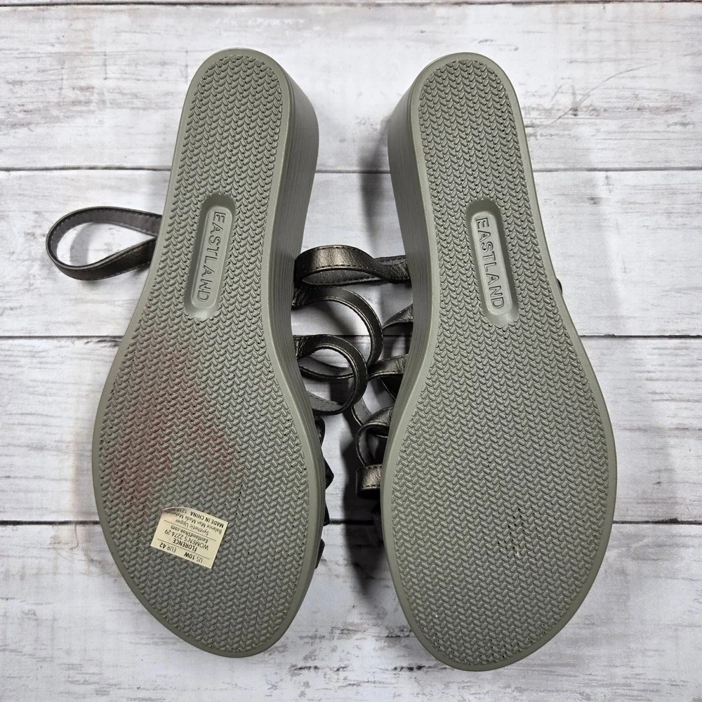 Eastland‎ Wedge Sandals Women 10W Pewter Florence Strappy Metallic Memory Foam